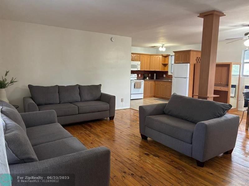 790 Ne 91st St - Photo 4 of 17