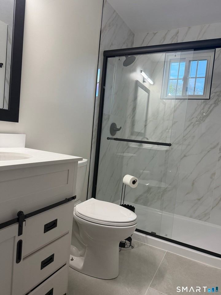 11 Strant St - Photo 3 of 8