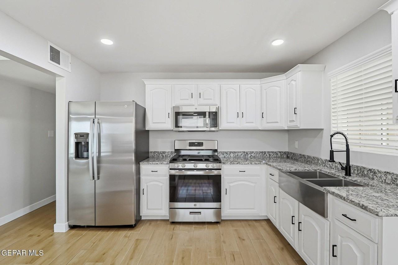 3408 Hixson St - Photo 5 of 22