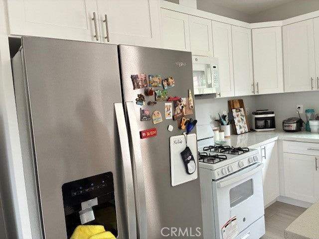 12241 Cliffwood Ave - Photo 4 of 8