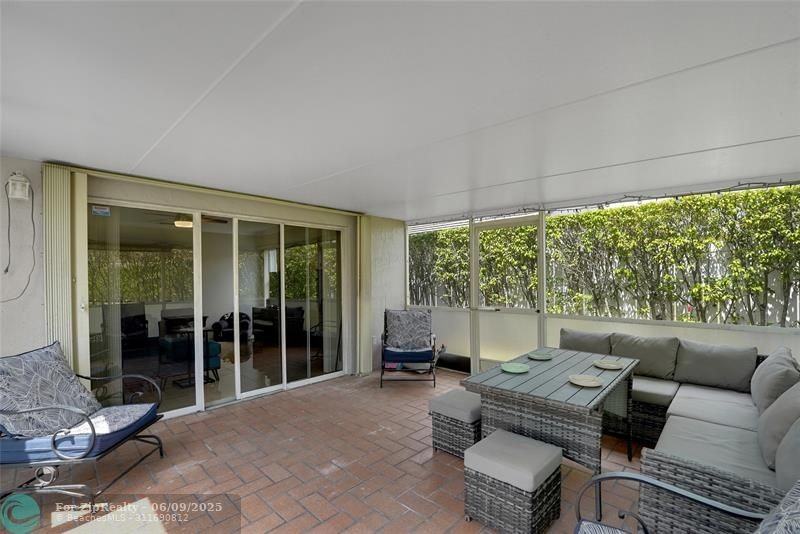 222 Nw 48th Ave - Photo 4 of 5
