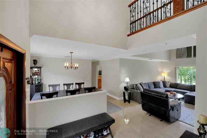 222 Nw 48th Ave - Photo 5 of 5
