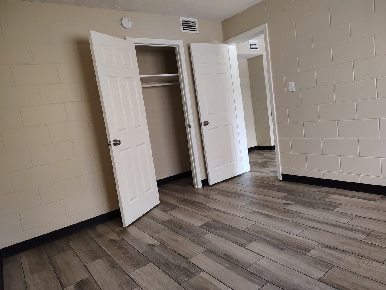 2000 West Jackson Street - Photo 4 of 16