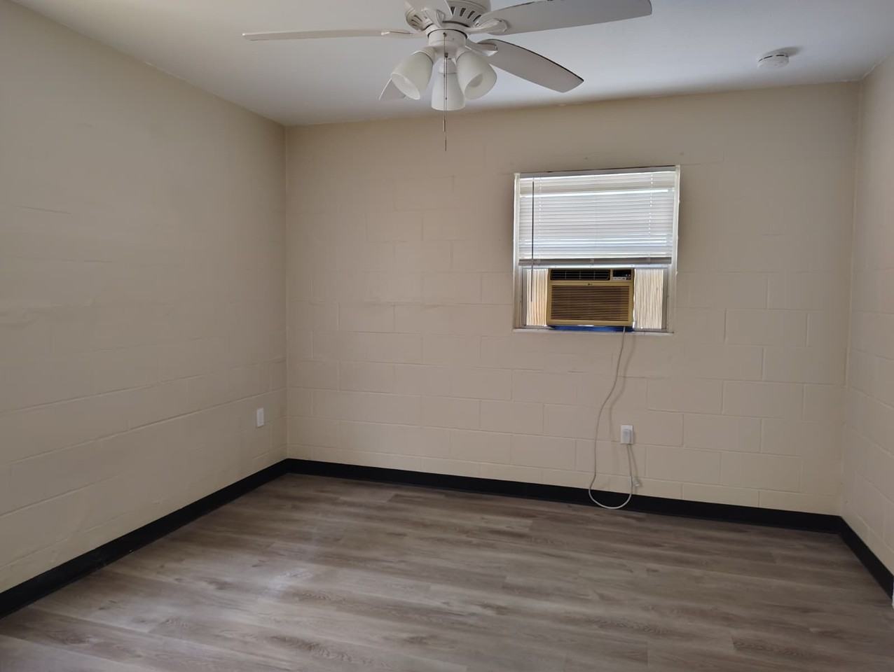 2000 West Jackson Street - Photo 5 of 18