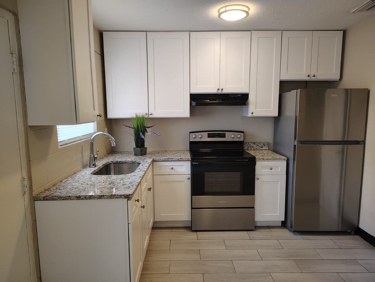 2040 West Church Street - Photo 3 of 9