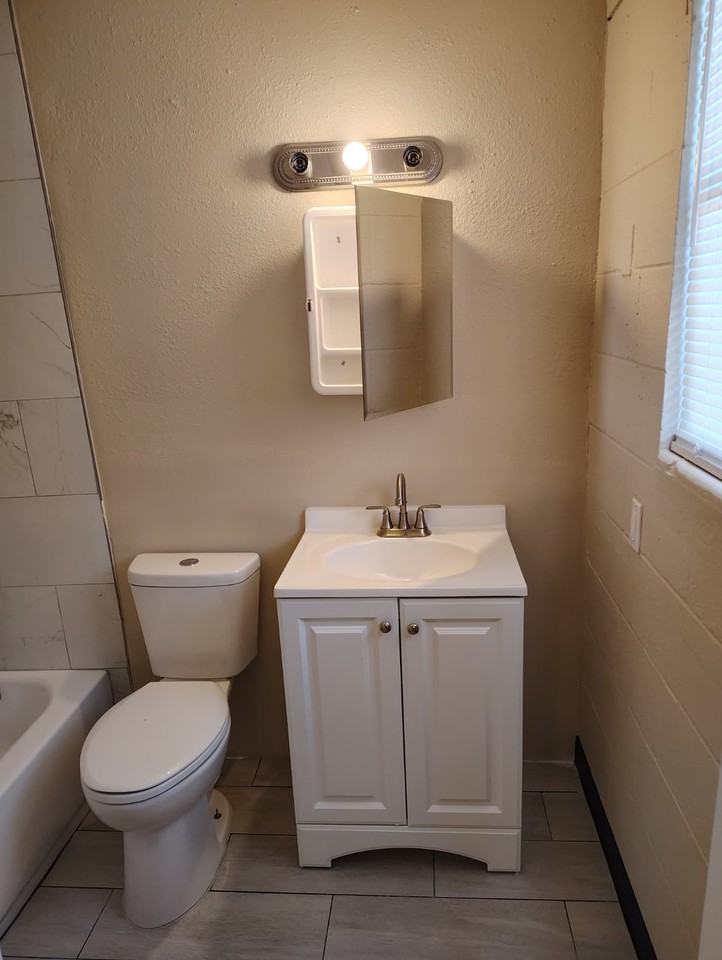 2040 West Church Street - Photo 7 of 9