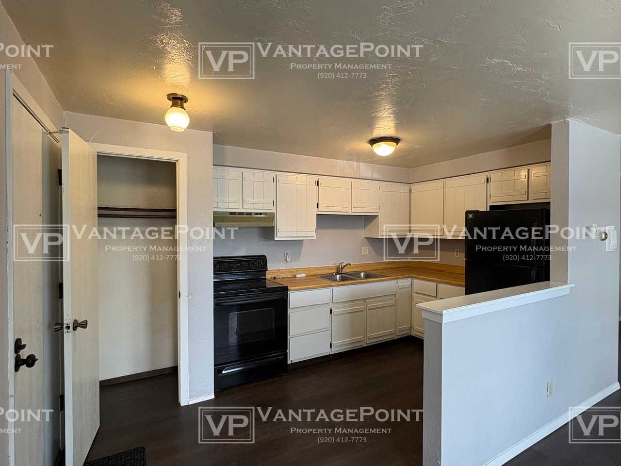 510 Spinnaker Lane - Photo 3 of 10
