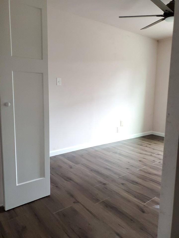 1086 Clinton Road - Photo 5 of 37