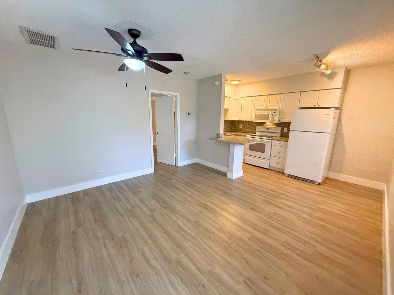 627-631 Northeast 10th Avenue - Photo 3 of 16