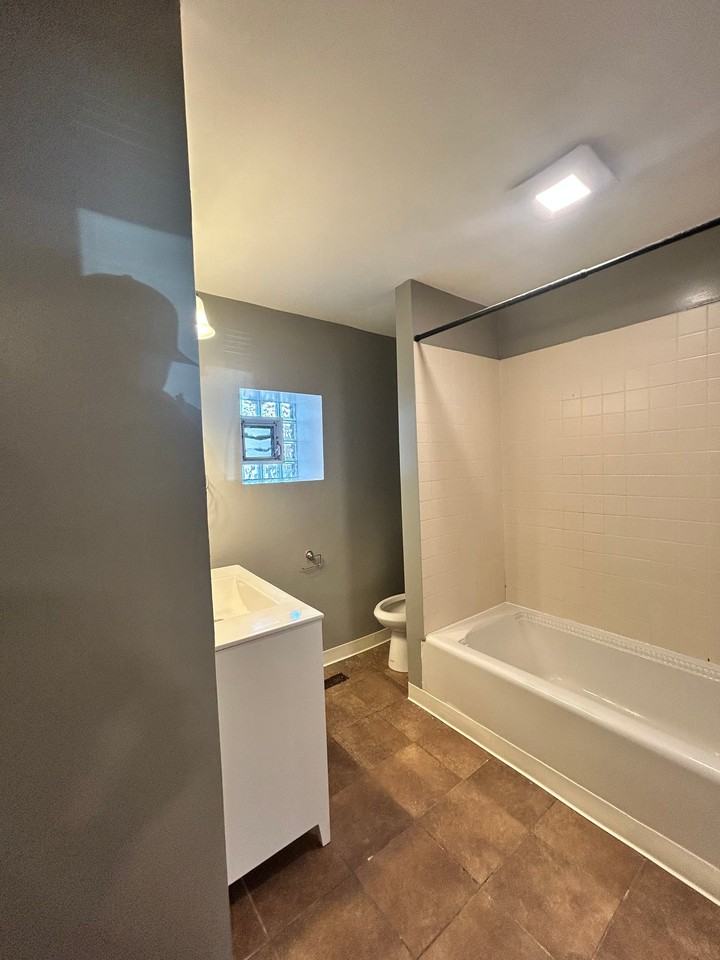 2900 S Quinn St #1F - Photo 7 of 10