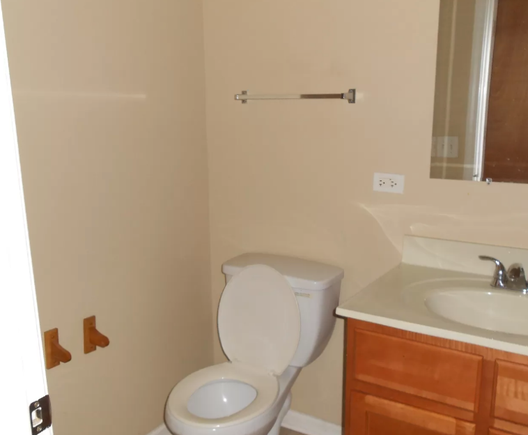 7851 S Bennett Ave - Photo 4 of 19