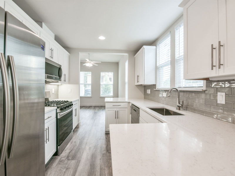 2410 Amherst Ave - Photo 3 of 19