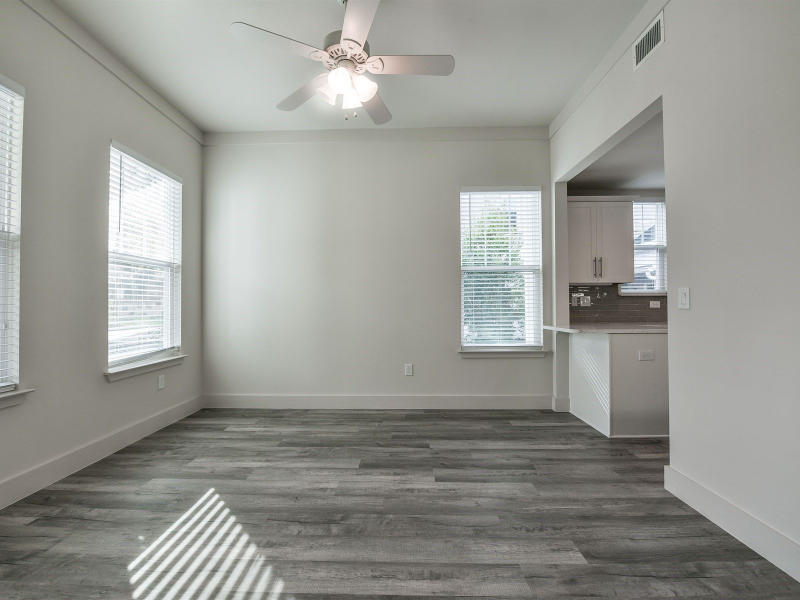 2410 Amherst Ave - Photo 5 of 19