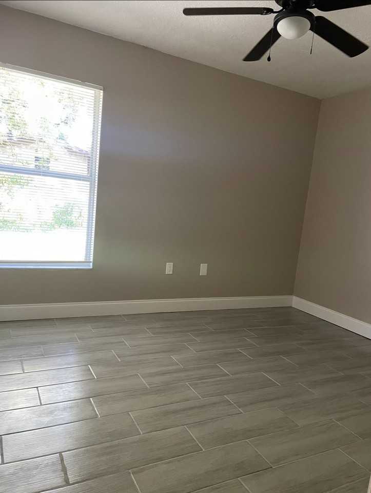 5228 Bogdonoff Dr - Photo 4 of 10
