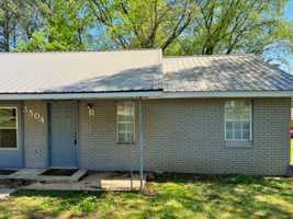 featured image of 3504 Cole Ave #B