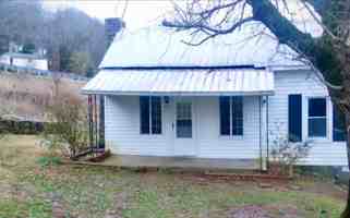 featured image of 607 Dixon Springs Hwy #1