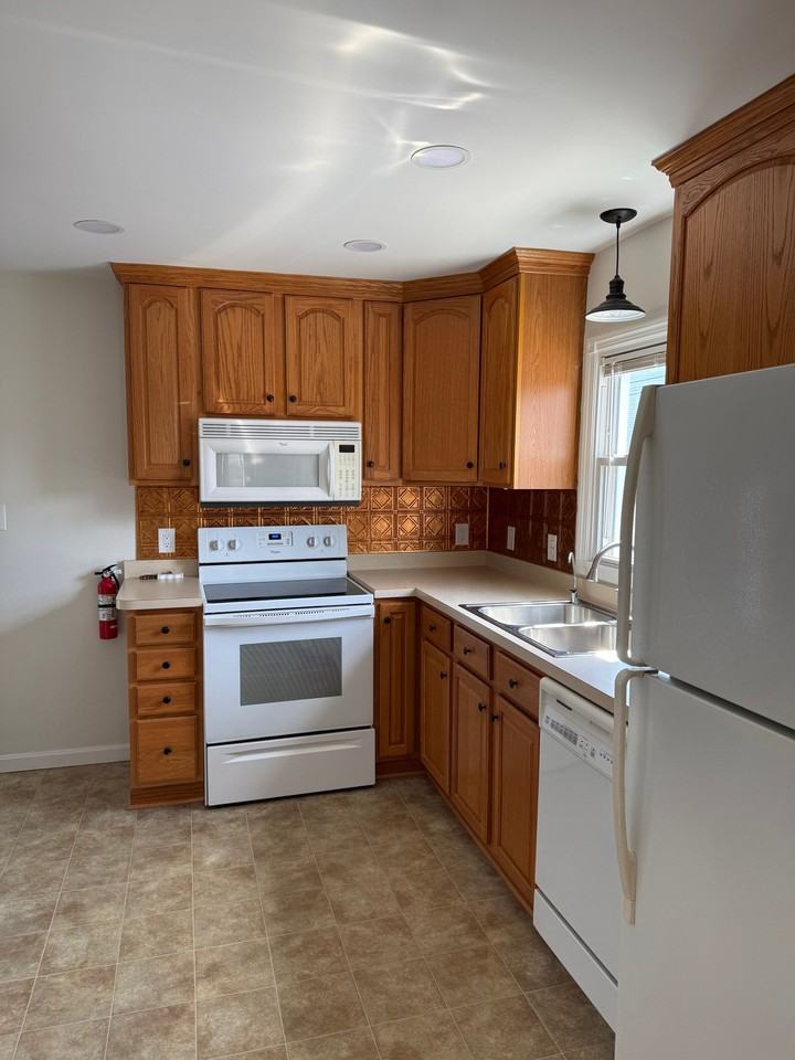 46 E 2nd St - Photo 7 of 15