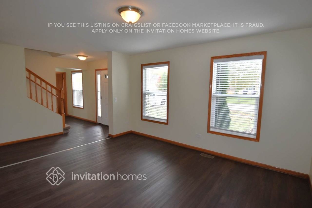 1722 Mystic Dr - Photo 2 of 11