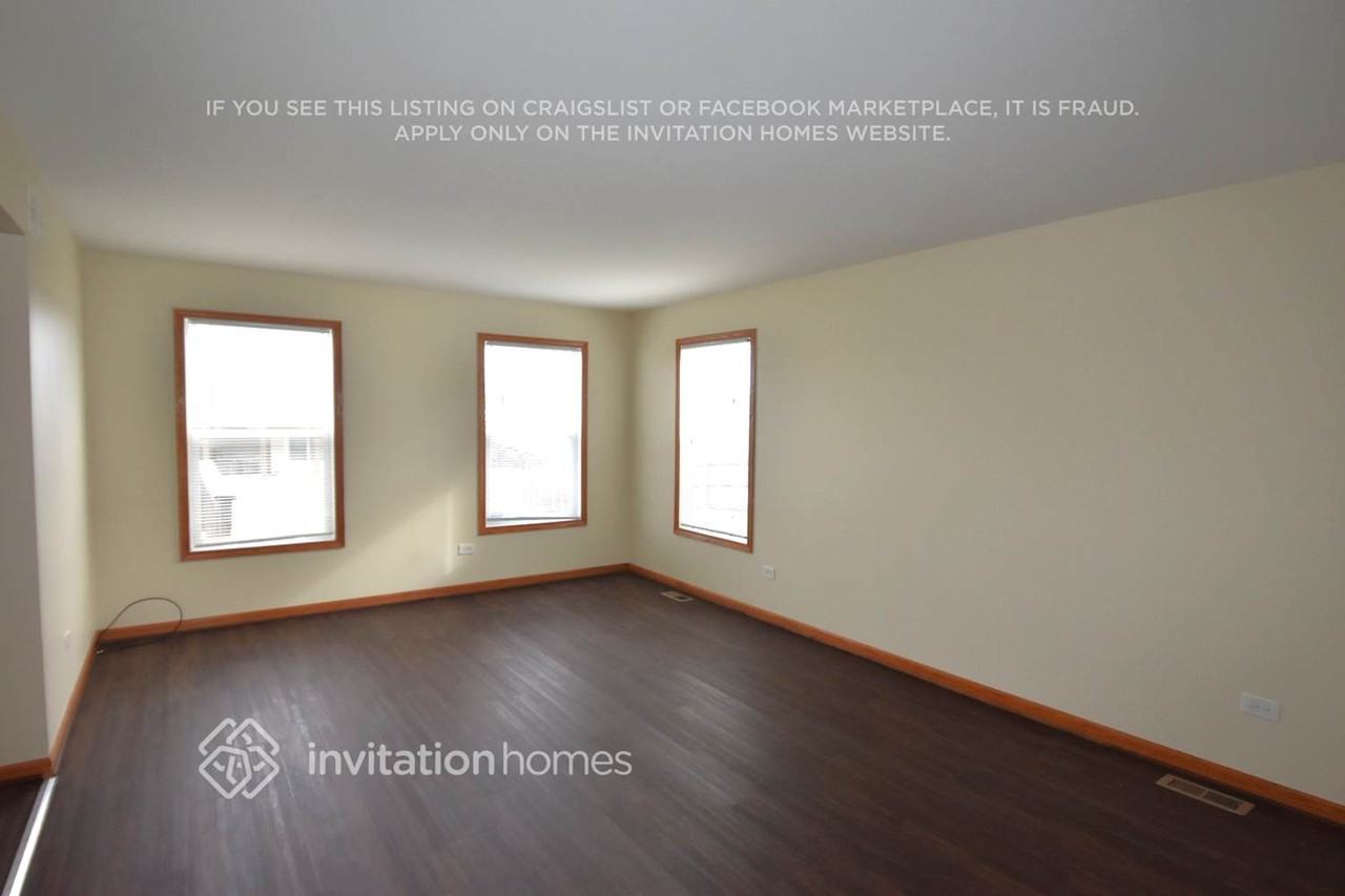 1722 Mystic Dr - Photo 3 of 11