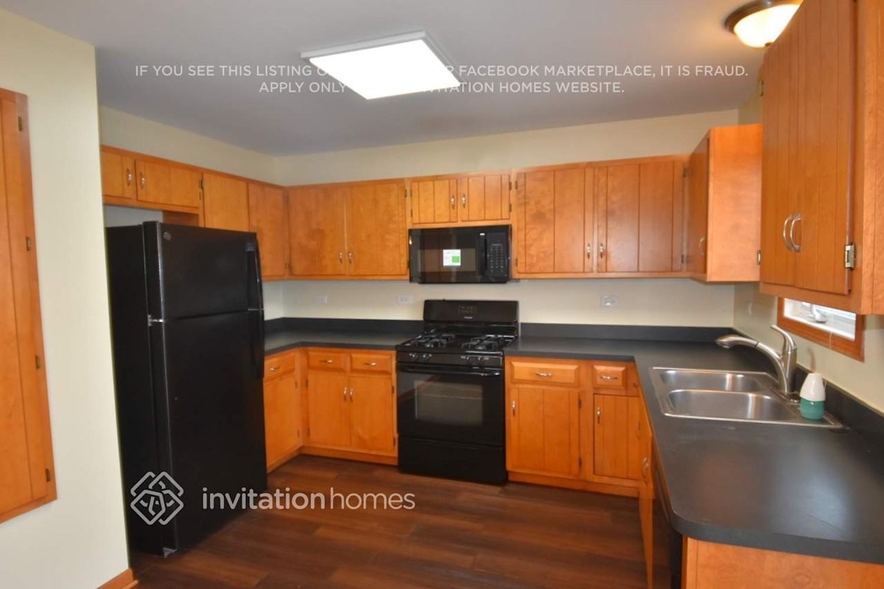 1722 Mystic Dr - Photo 4 of 11