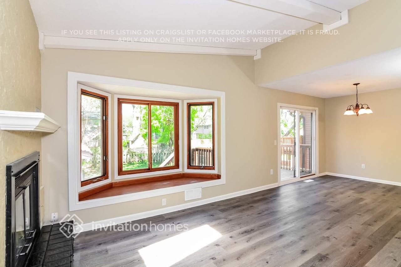 979 44 1/2 Ave Ne - Photo 6 of 19
