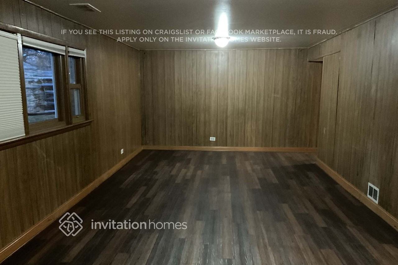 17301 Wausau Ct - Photo 3 of 8