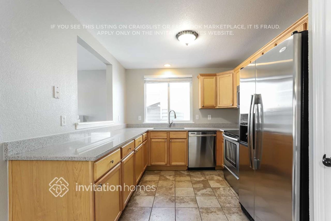 19418 E Purdue Cir - Photo 6 of 16
