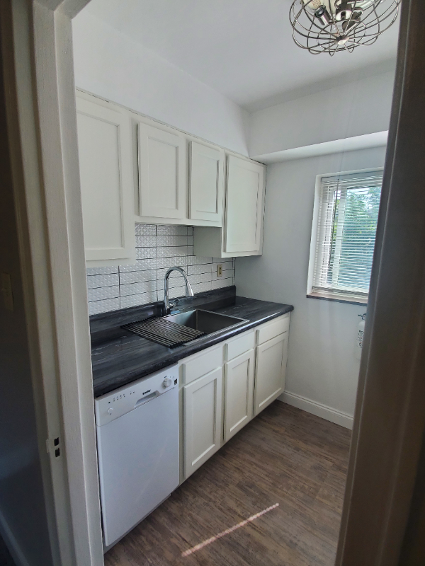 1 Glen Elm Dr #1 - Photo 4 of 12