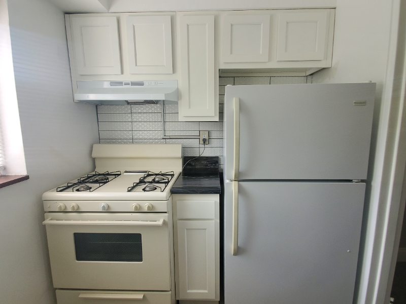 1 Glen Elm Dr #1 - Photo 5 of 12