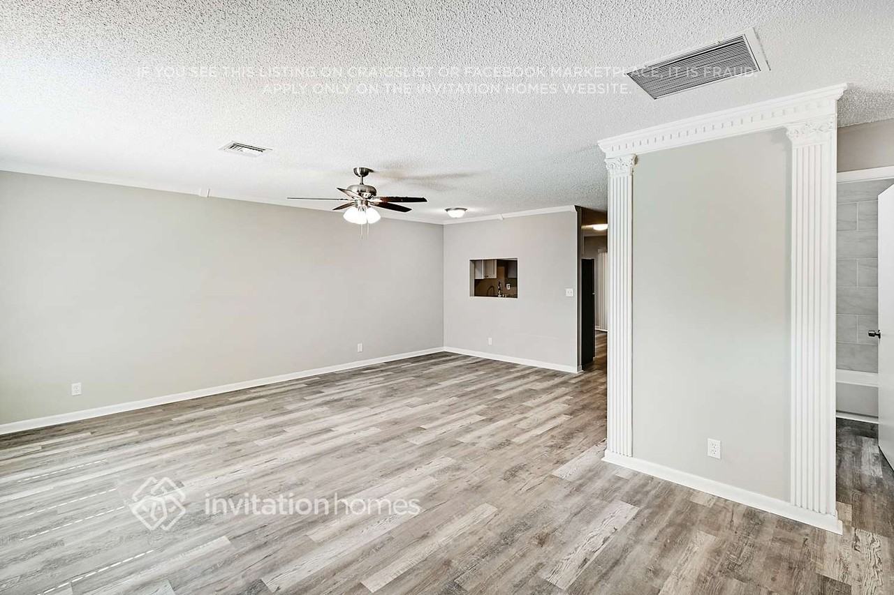 5825 Ithaca Cir W - Photo 2 of 24