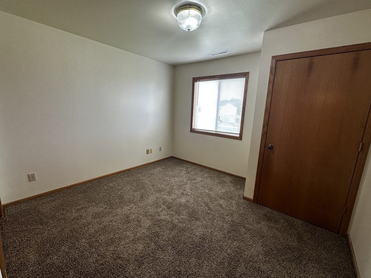 120 Christopher Drive - Photo 7 of 17
