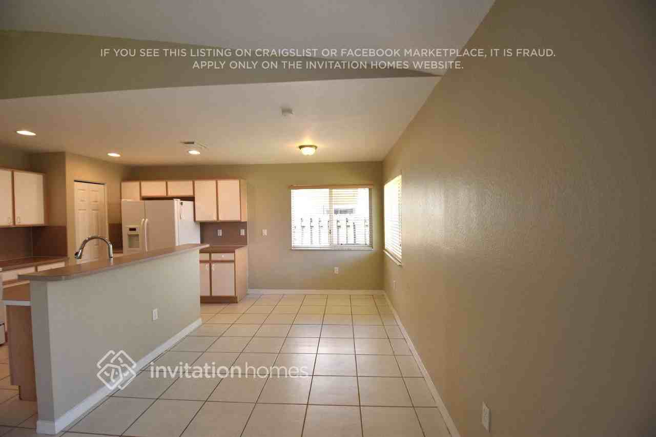16887 Crestview Ln - Photo 2 of 19