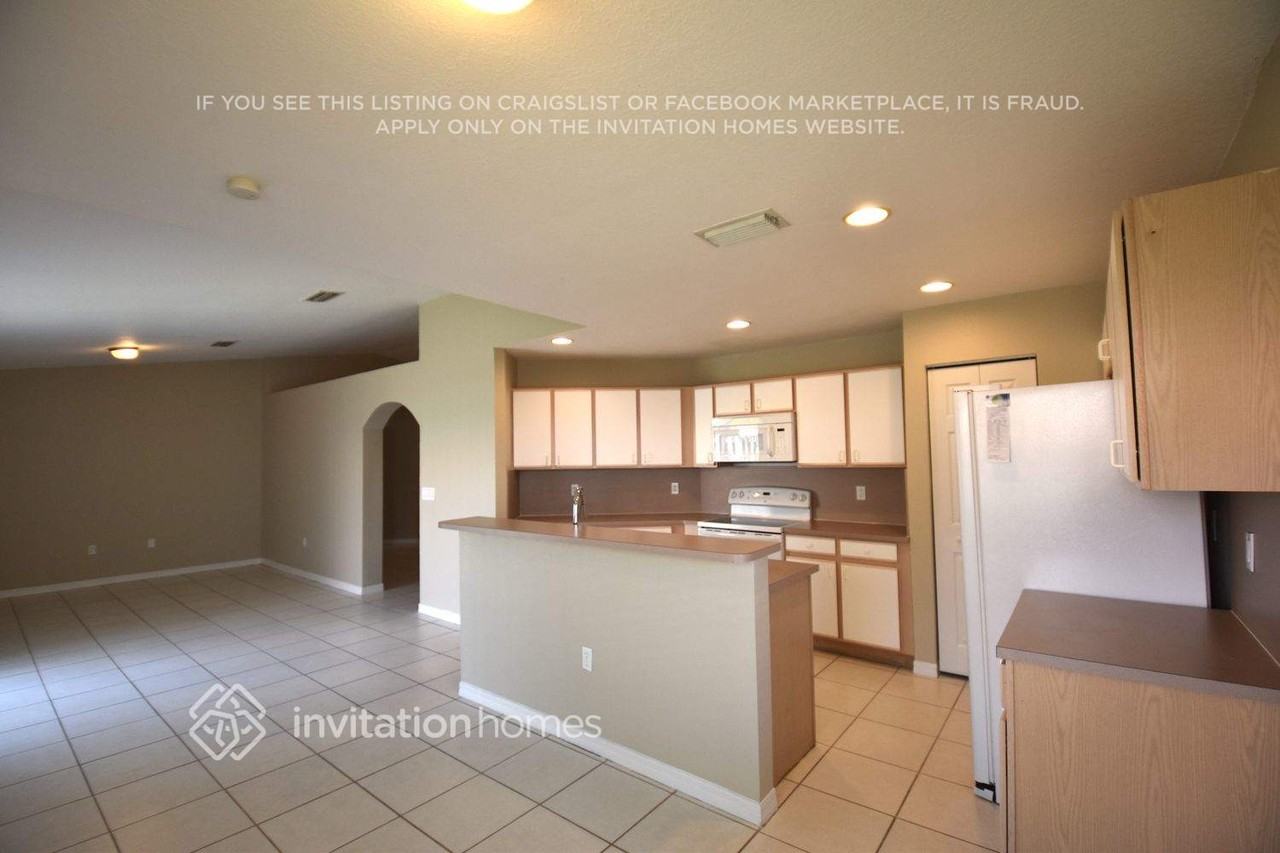 16887 Crestview Ln - Photo 4 of 19