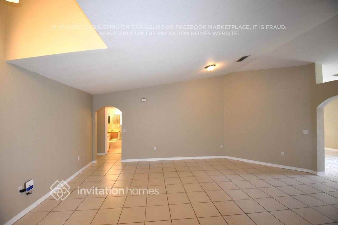 16887 Crestview Ln - Photo 7 of 19