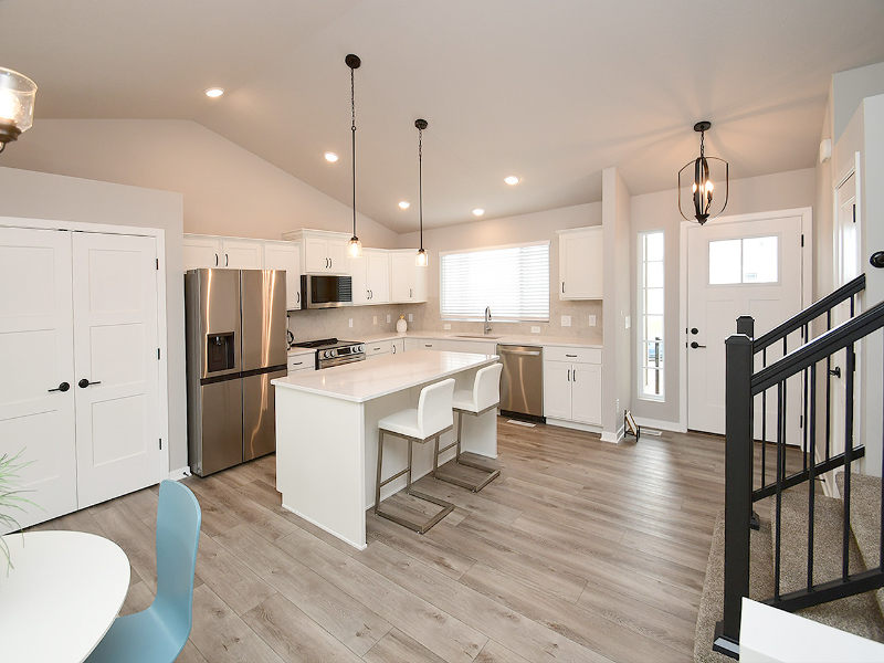 8121 S 198th Ave - Photo 5 of 22