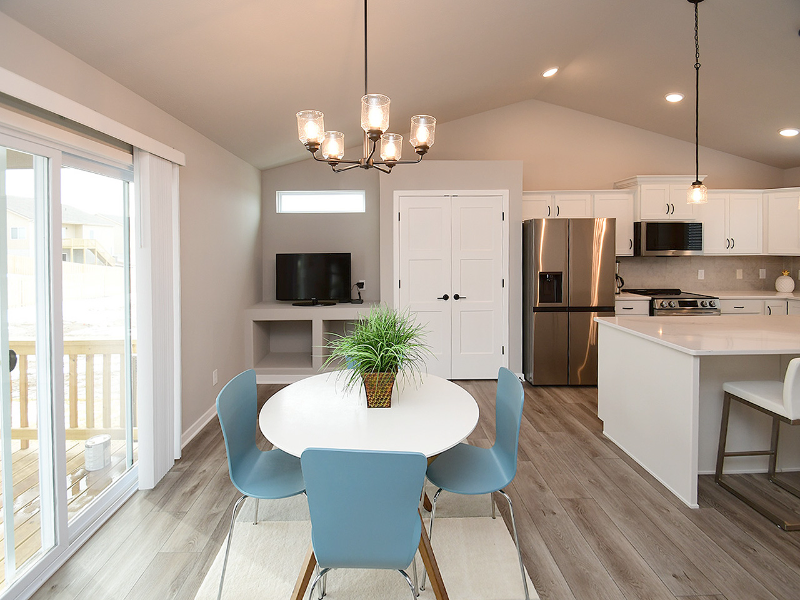 8121 S 198th Ave - Photo 6 of 22