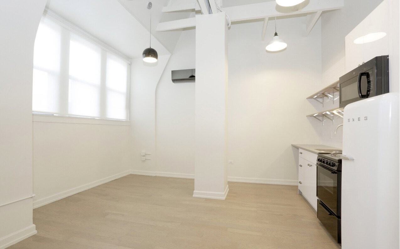 113 W Chicago Ave - Photo 3 of 12