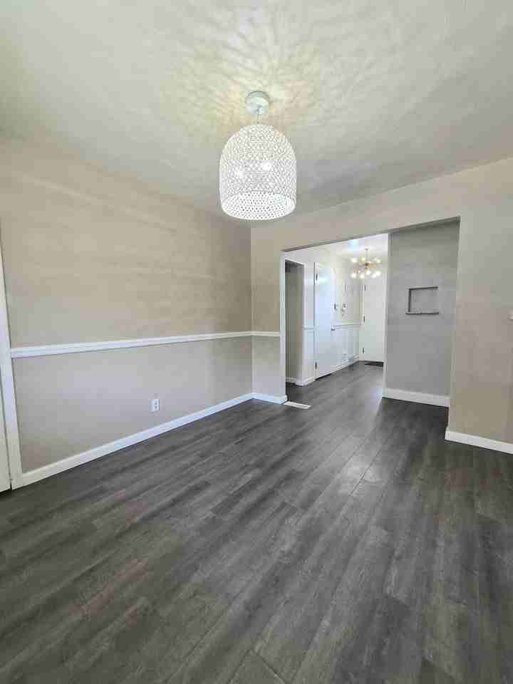 316 Sheppard Ave - Photo 4 of 8