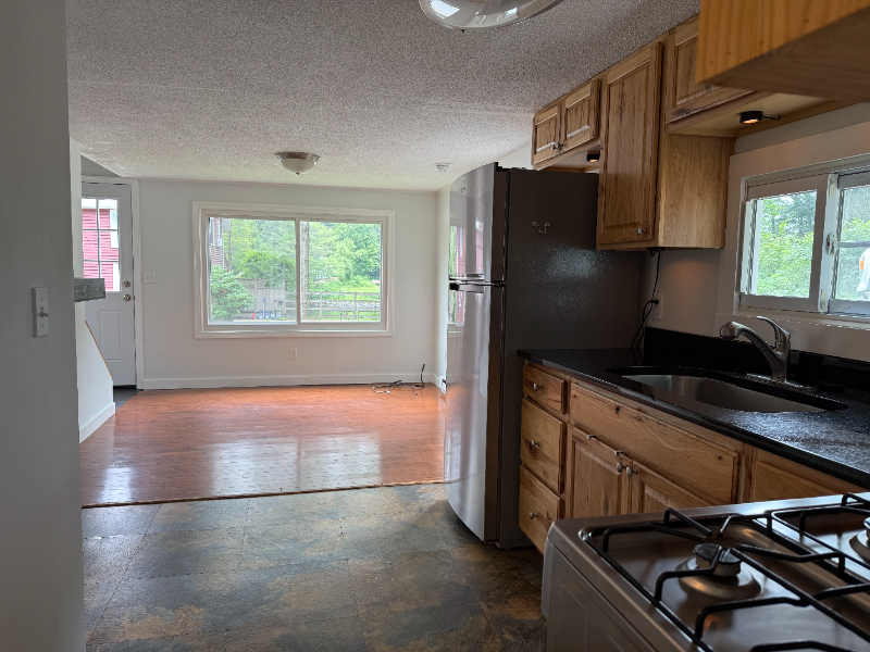 15 Eel St #A - Photo 4 of 20