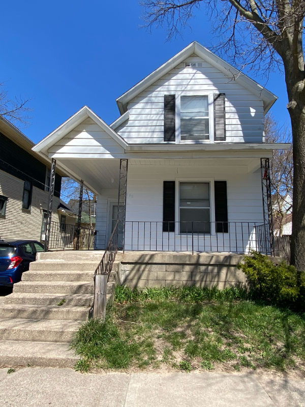 405 Carrier St Ne - Photo 2 of 13