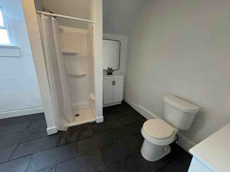 405 Carrier St Ne - Photo 7 of 13