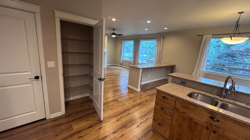 2380 Nw Debron Ln - Photo 5 of 19