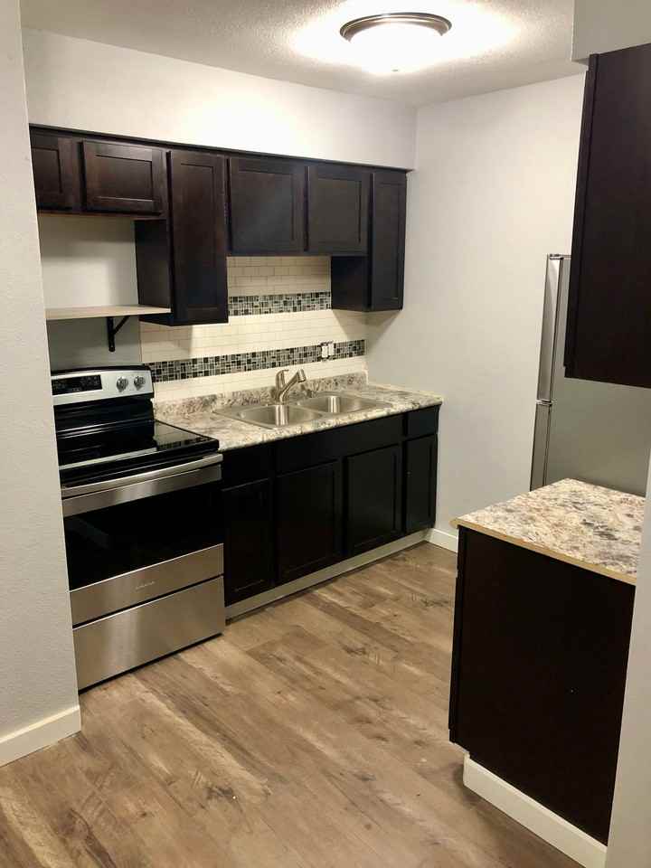1131 Spencer St #4 - Photo 5 of 7