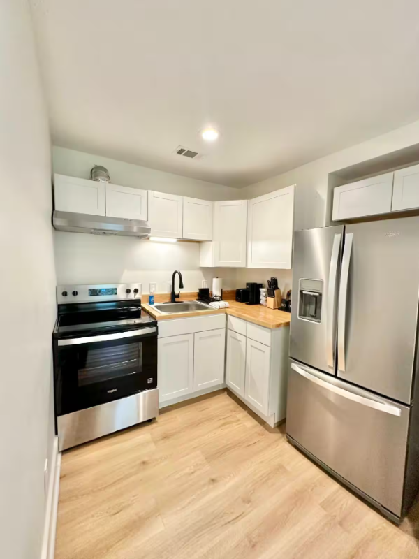 1313 Live Oak St - Photo 6 of 12