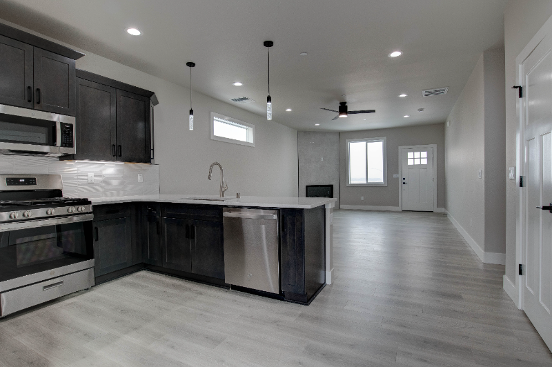 790 Rio Vista Loop - Photo 3 of 10