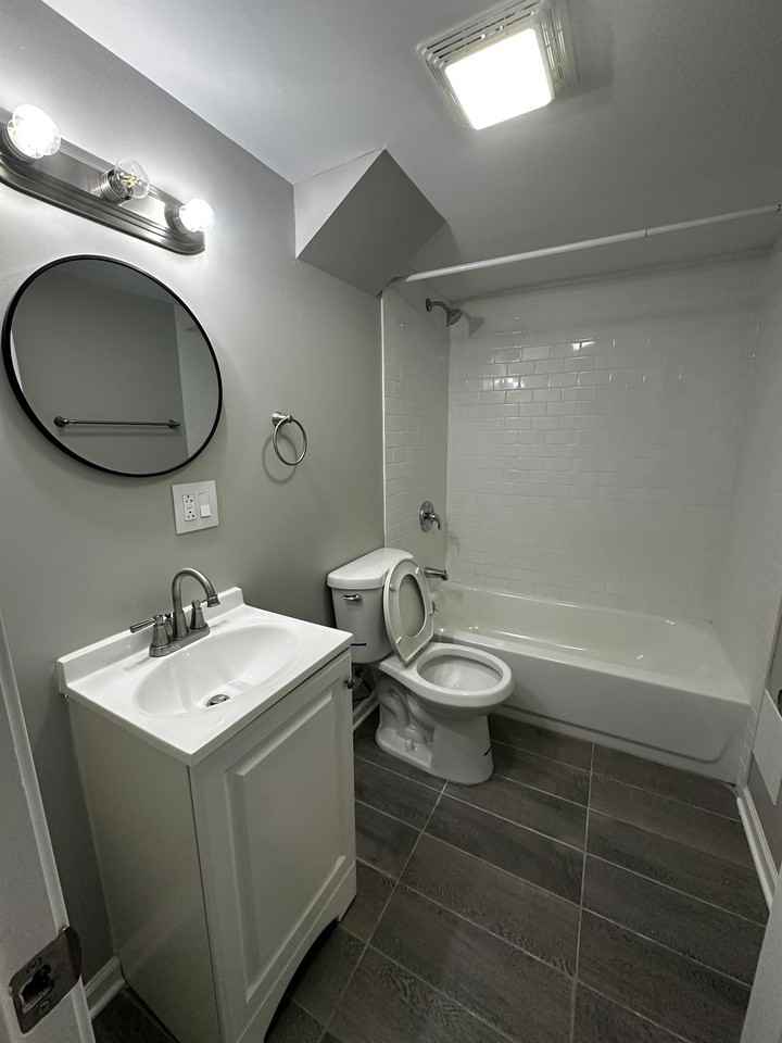4233 W potomac ave - Photo 6 of 18