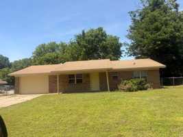 featured image of 3201 Iola Ave