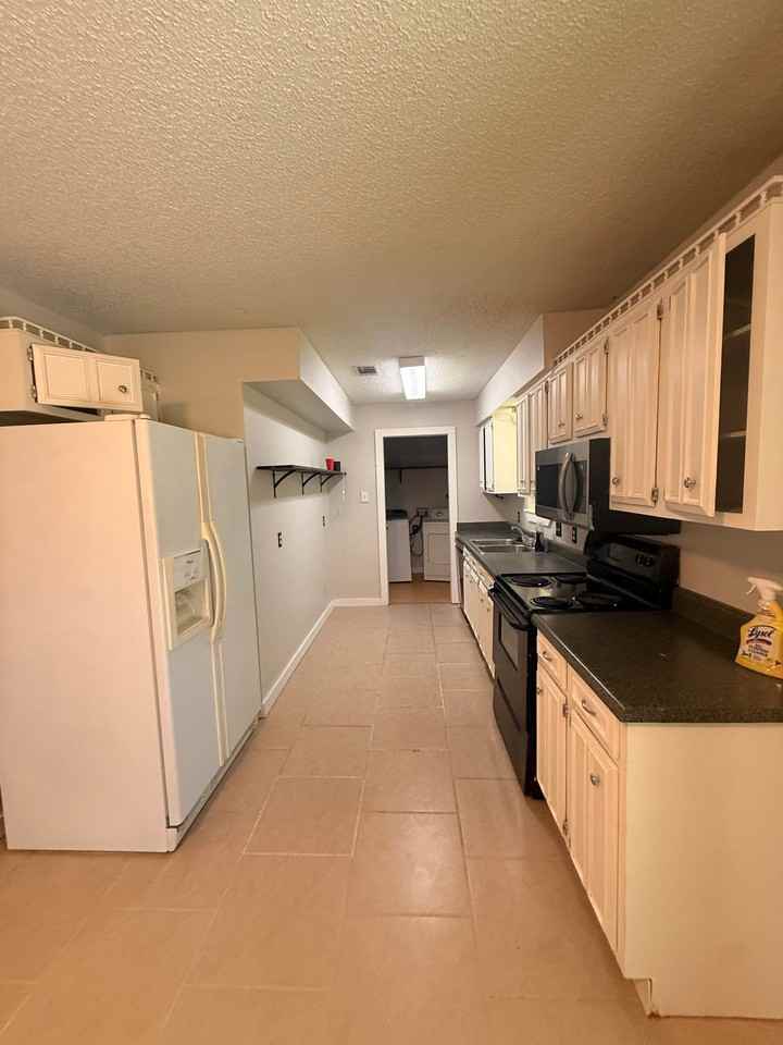 3201 Iola Ave - Photo 5 of 18