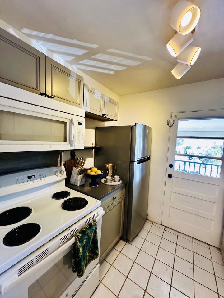 2 N Fernwood Ave - Photo 7 of 8