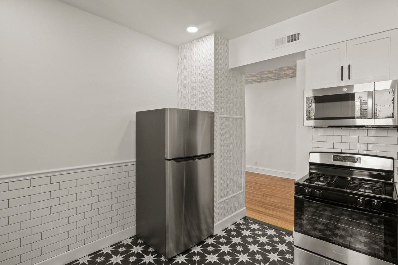 853 Meigs St #B - Photo 6 of 15